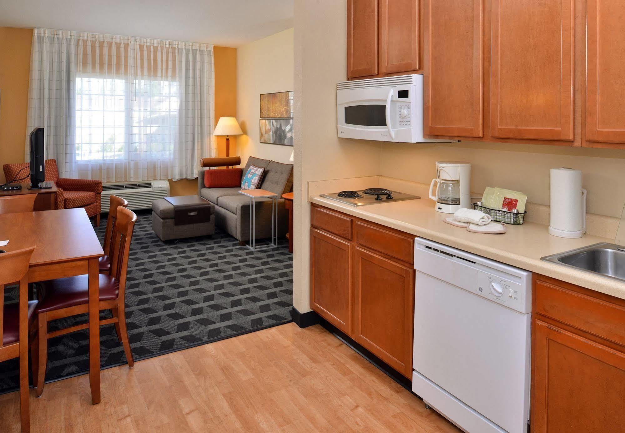 Towneplace Suites Sacramento Cal Expo Exterior photo